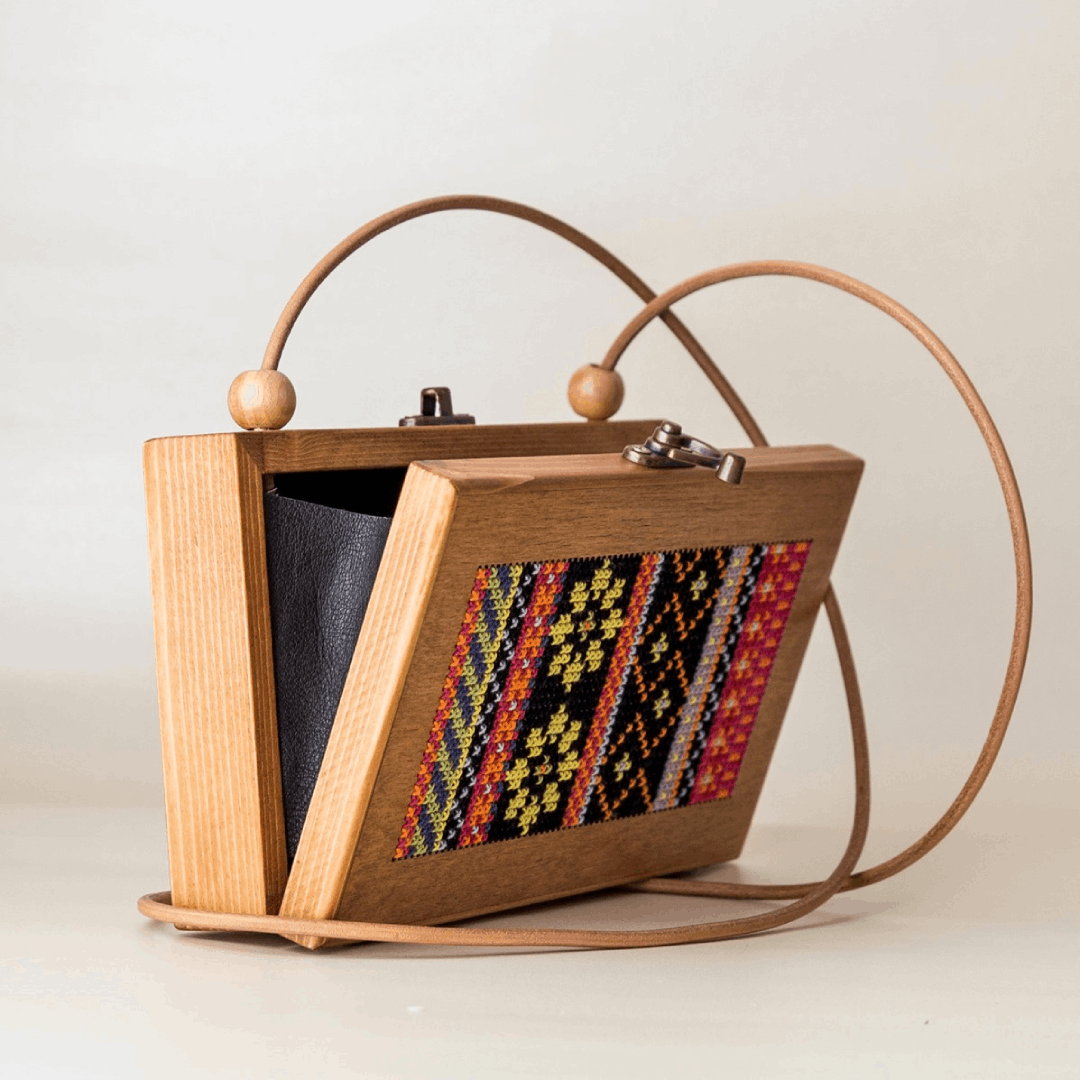 Kilim Desen İşlemeli Ahşap Çanta